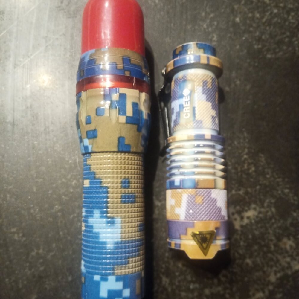 Chiese millitary pattern flashlights